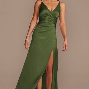 GALINA SIGNATURE
-charmeuse draped strappy bridesmaid dress
STYLE# GS290017